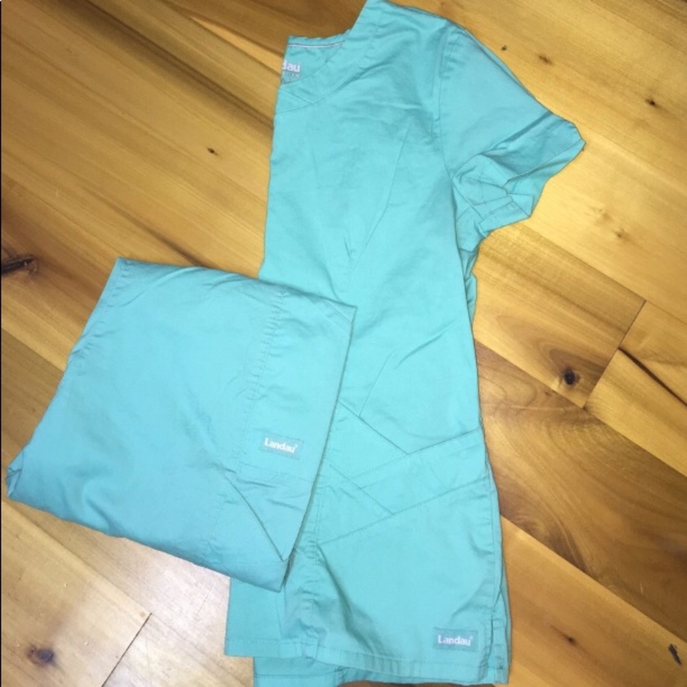 Landau uniform set
